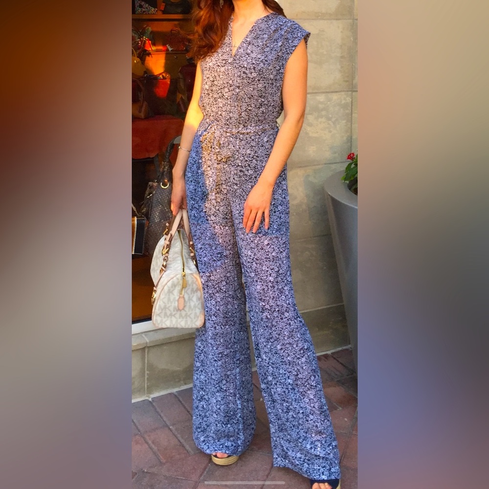 Excellent condition Michael Kors jumpsuit in size XS. Blue with white pattern